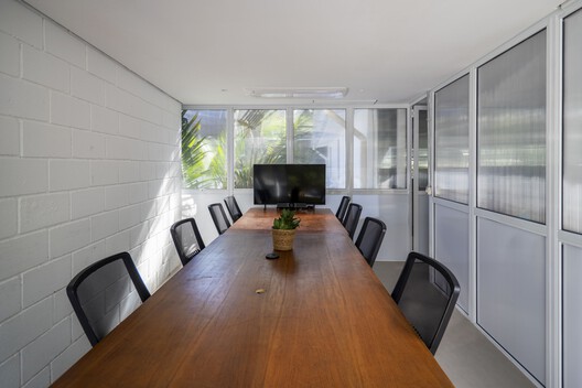 Agência Oito TM / André Ávila Arquitetura Agência Oito TM / André Ávila Arquitetura - Fotografia de Interiores, Sala de Jantar, Mesa, Cadeira, Iluminação, Vidro