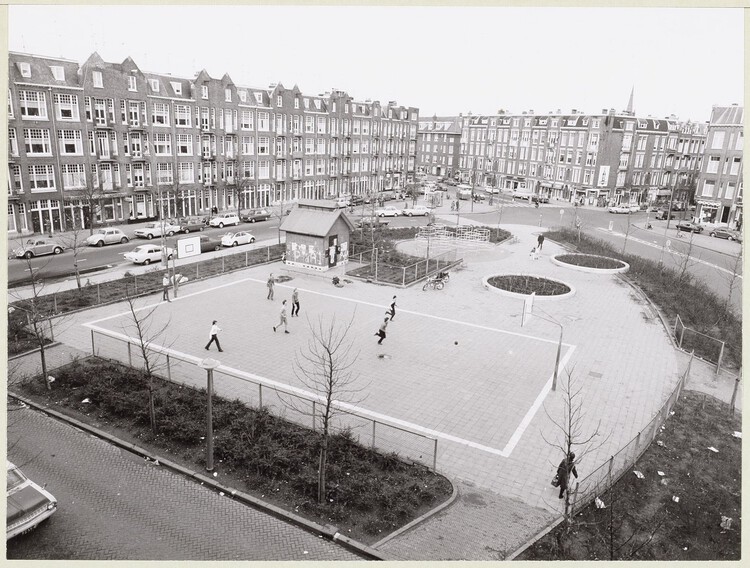 Inclusive Playgrounds: Every Body Can Play Through Architecture - Image 9 of 17