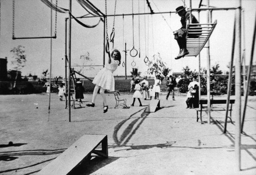 Inclusive Playgrounds: Every Body Can Play Through Architecture - Image 8 of 17