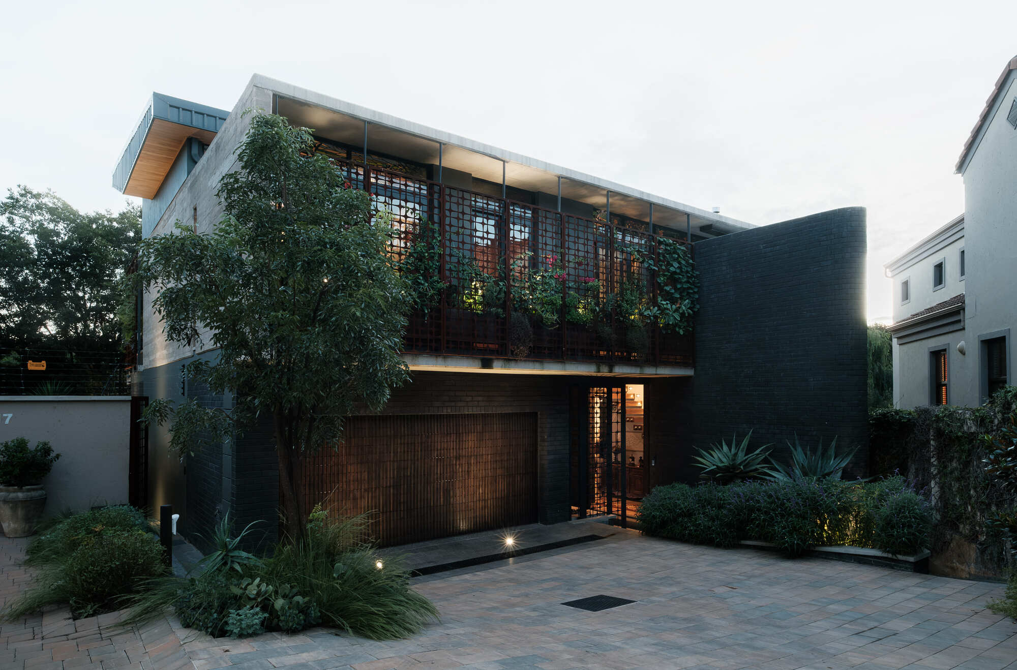 Noirhaus / KONSEP Architecture Studio