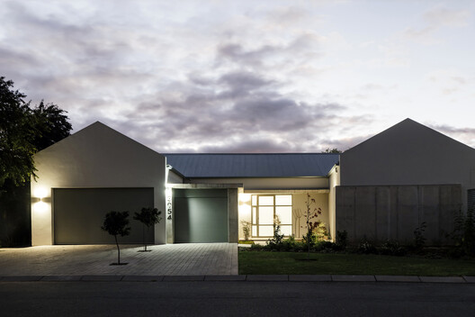 Parys House / Nadine Engelbrecht Architect - Exterior Photography, Door, Concrete, Courtyard