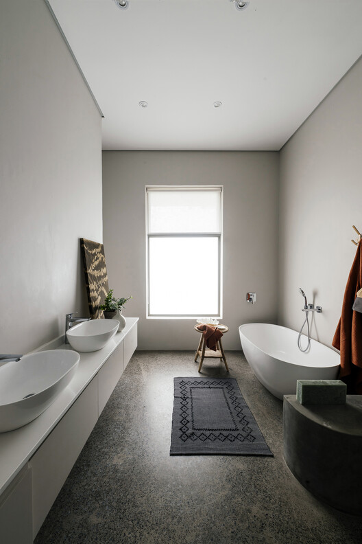 Parys House / Nadine Engelbrecht Architect - Interior Photography, Bathroom, Lighting, Bathtub, Sink, Toilet