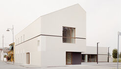 Civic Center / Archiplanstudio