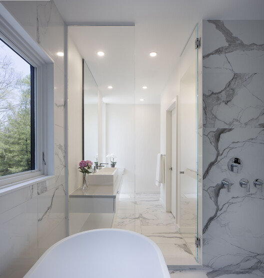 ClusterOne Residence / Studio MM Architect - Interior Photography, Bathroom, Door, Lighting, Sink, Countertop
