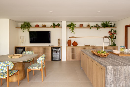 Casa Renda / André Luque - Fotografia de Interiores, Cozinha, Madeira, Bancada, Cadeira