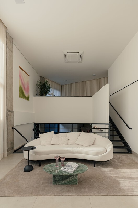 Loja Studio By Letícia Lage / Dhar Arquitetura - Fotografia de Interiores, Sofá, Iluminação