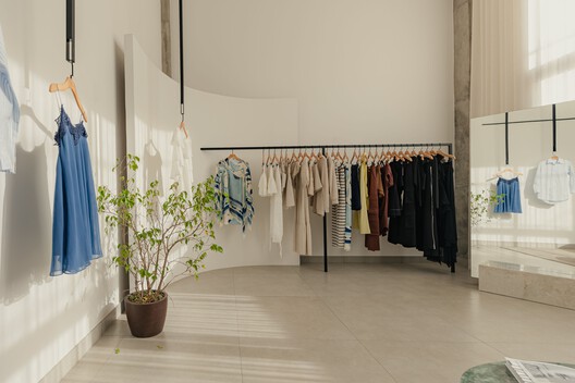 Loja Studio By Letícia Lage / Dhar Arquitetura - Fotografia de Interiores, Armário