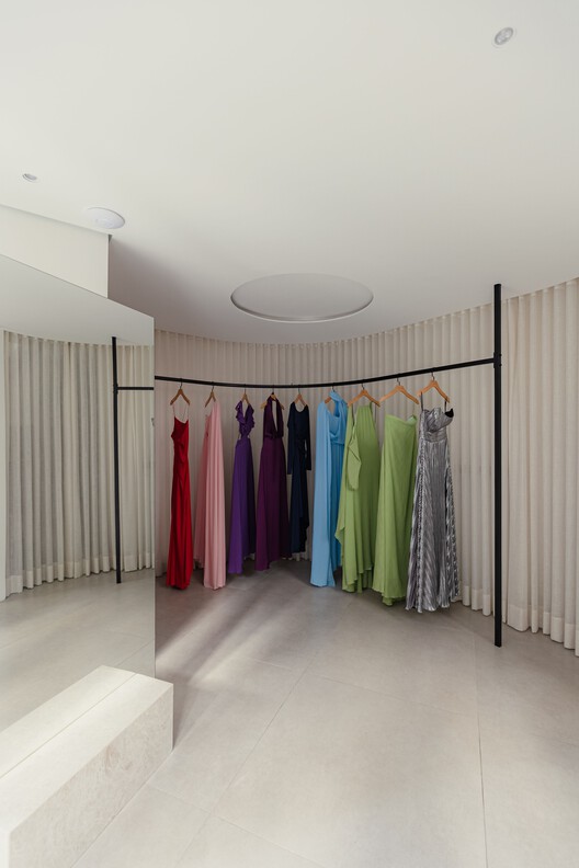 Loja Studio By Letícia Lage / Dhar Arquitetura - Imagem 3 de 31