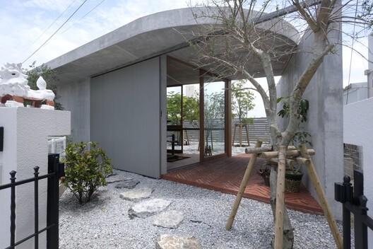 Integrating Creative Spaces: Designing Art Studio Additions at Home - Image 27 of 53