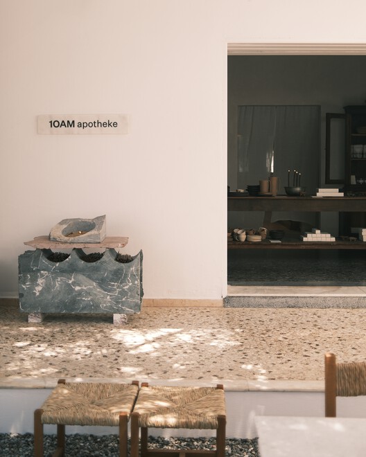 Concept Store & Bar 1OAM apotheke / Studio Andrew Trotter + Eva Papadaki - Image 6 of 21