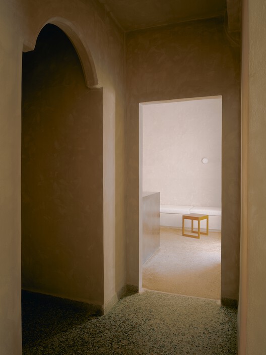Concept Store & Bar 1OAM apotheke / Studio Andrew Trotter + Eva Papadaki - Interior Photography, Concrete
