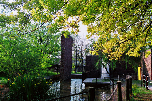 A Natural Childhood: How Architecture Connects Landscape, Culture, and Play - Image 13 of 26