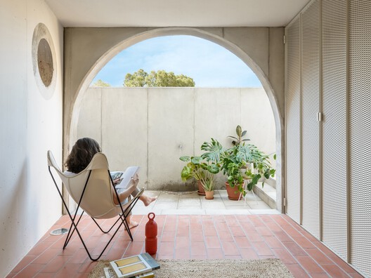 ¿Cómo influyen las nuevas innovaciones en el diseño de interiores en España? - Imagen 2 de 15