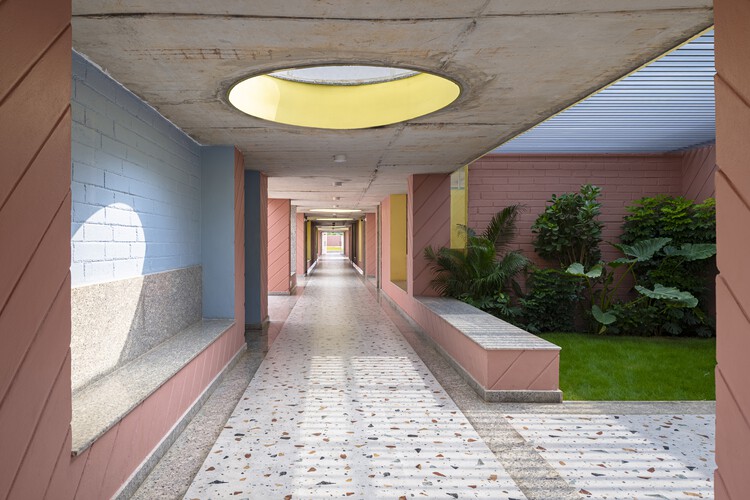 阿维尼亚校园 / Spacefiction studio - 室内图, 具体的