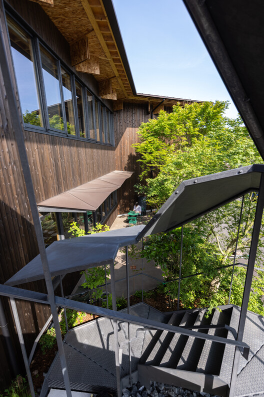Office in the Breeze / Furumori Koichi architectural design studio+Daiju Kuwahara - Exterior Photography, Wood, Balcony