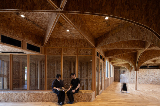 Office in the Breeze / Furumori Koichi architectural design studio+Daiju Kuwahara - Interior Photography, Wood, Beam