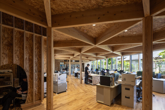 Office in the Breeze / Furumori Koichi architectural design studio+Daiju Kuwahara - Interior Photography, Wood, Glass, Beam, Chair