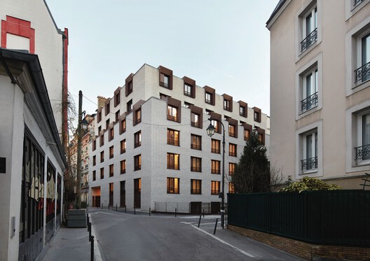 Un Toit - Parisian Residence / Atelier du Pont