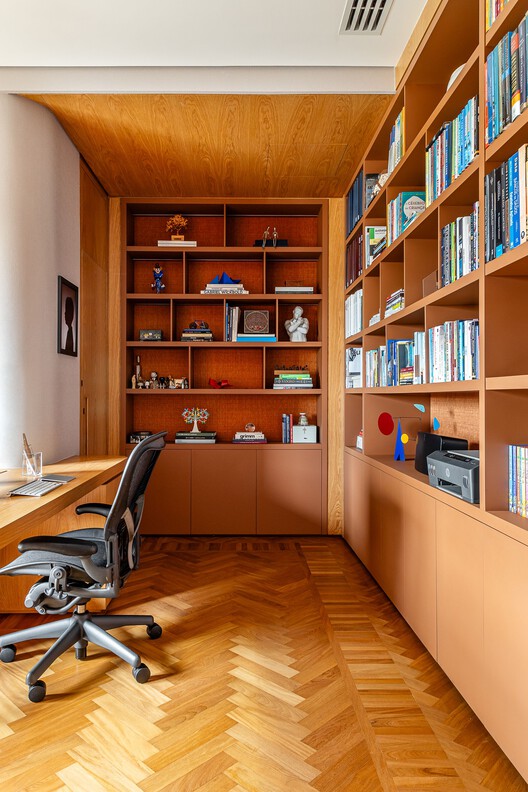 Apartamento AEG / Studio MEMM - Fotografía interior, Armarios, Estanterías, Madera, Sillas