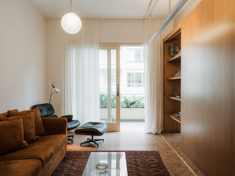 Apartment Cinderella Building / QWE Studio - Fotografía interior, sala de estar, madera, iluminación