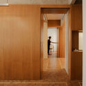 Apartment Cinderella Building / QWE Studio - Fotografía interior, madera