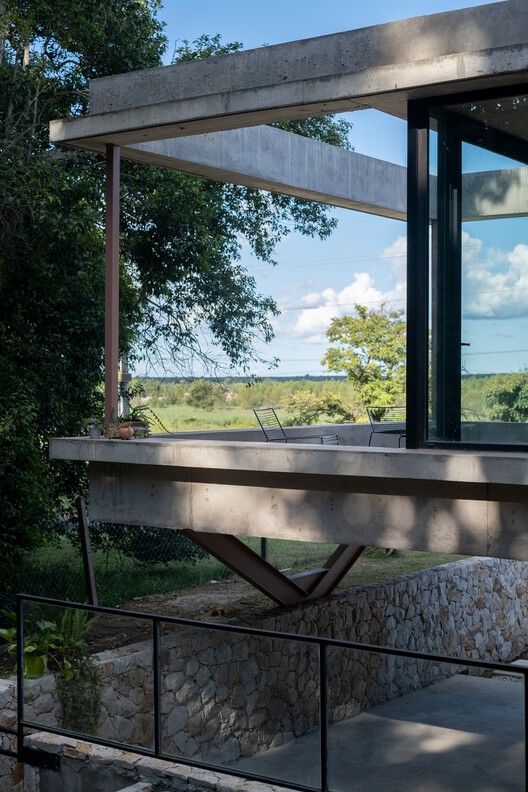 House F / Florencia Cheli - Image 7 of 15