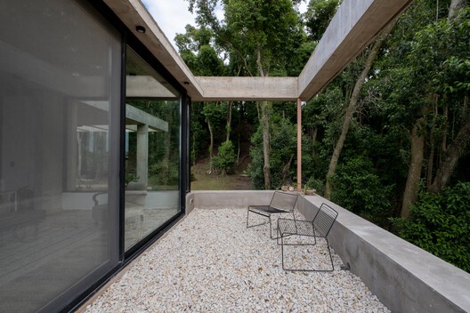 House F / Florencia Cheli - Exterior Photography, Wood, Concrete