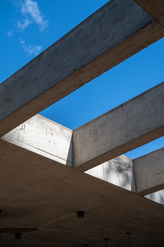 House F / Florencia Cheli - Image 11 of 15