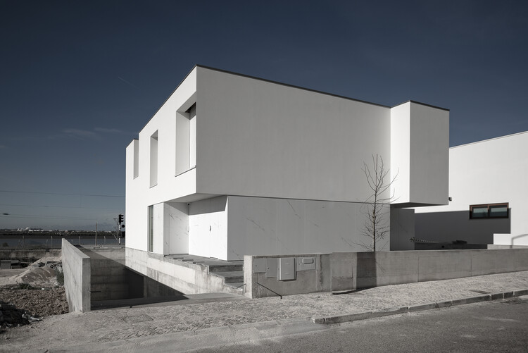 Uma Casa Pátio / NPS Arquitectos - Imagem 6 de 31