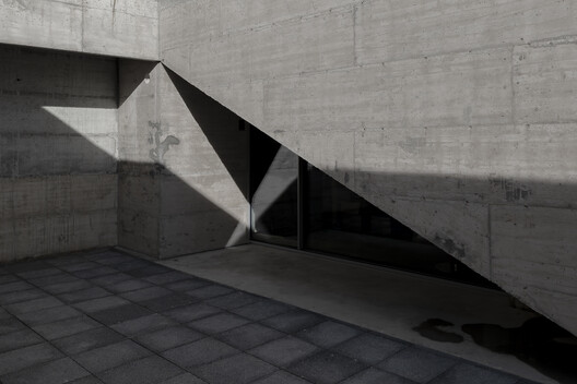 Uma Casa Pátio / NPS Arquitectos - Imagem 23 de 31