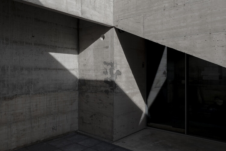 Uma Casa Pátio / NPS Arquitectos - Imagem 22 de 31