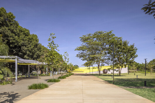 Praça Universitária / Florentino Arquitetura Paisagística - Imagem 16 de 22