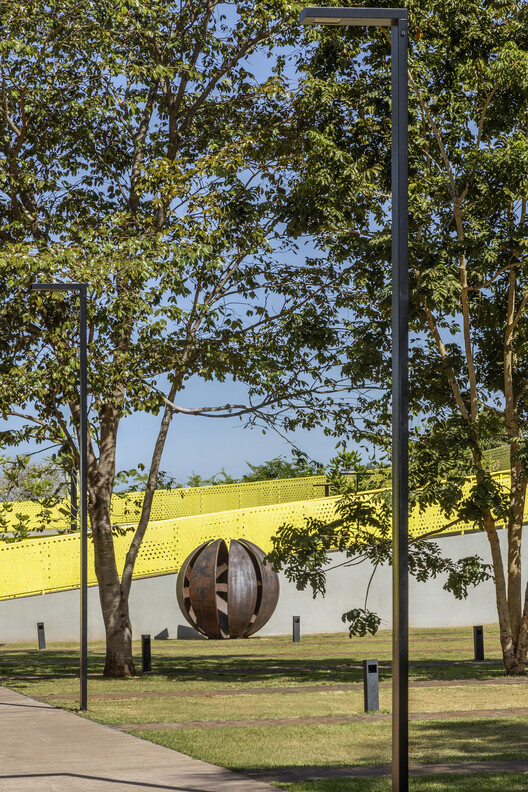 Praça Universitária / Florentino Arquitetura Paisagística - Imagem 17 de 22