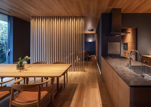 River Sea Villa / KAWAZOE JUNICHIRO ARCHITECTS - Interior Photography, Dining room, Wood, Chair