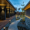 River Sea Villa / KAWAZOE JUNICHIRO ARCHITECTS - Exterior Photography, Hotels, Courtyard