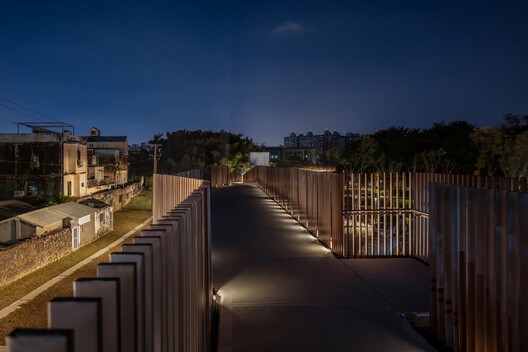 Old Fongshan City Wall Historic Route / MAYU architects - Image 15 of 26