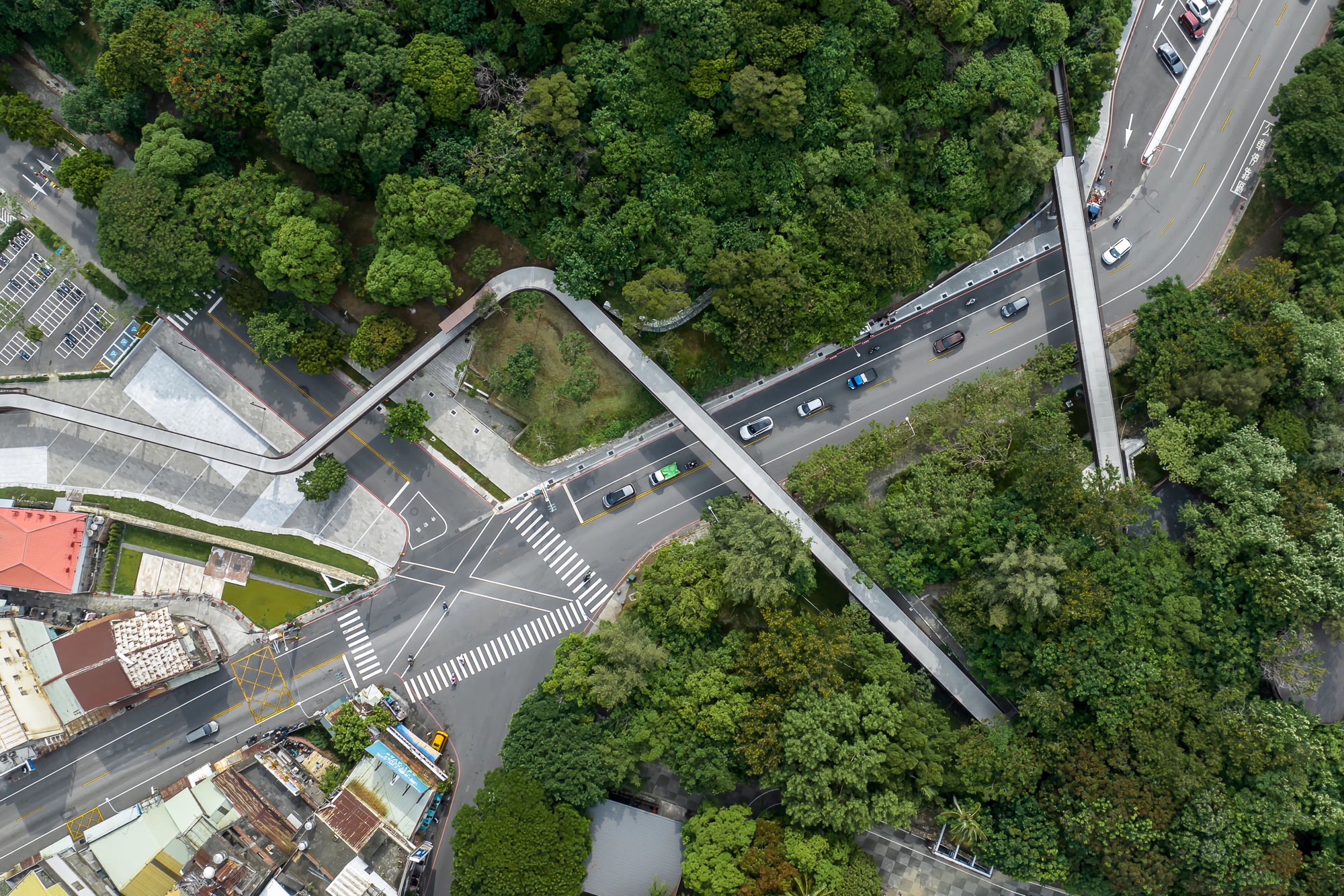 Old Fongshan City Wall Historic Route / MAYU architects