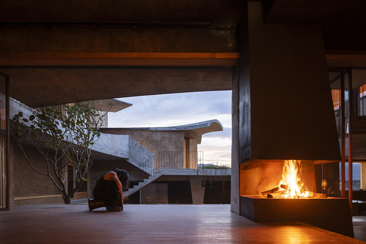 Dongnan/Xiān House No. 8 en Architects Village - Fotografía interior, concreto