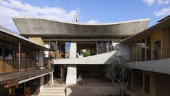 Casa n.° 8 en la aldea de Dongnan  / xiān Architects