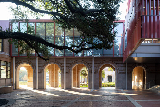 William T. Cannady Hall / Karamuk Kuo + Kendall/Heaton Associates - Exterior Photography, Courtyard