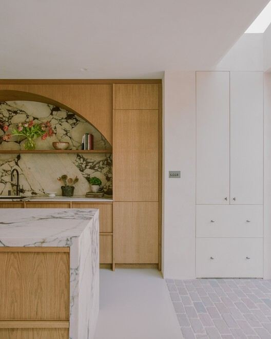 Sobremesa House / Studio McW - Interior Photography, Wood, Door, Kitchen, Countertop