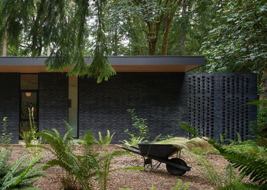 The Rambler Residence / GO'C - Exterior Photography, Wood, Garden