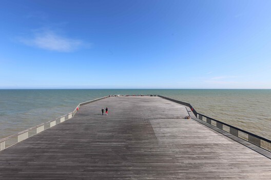 How Not to Build: Architecture by the Absence of Intervention