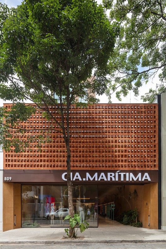 Tienda Ocean CIA en Oscar Freire / Rosenbaum Street - Imagen 6 de 27