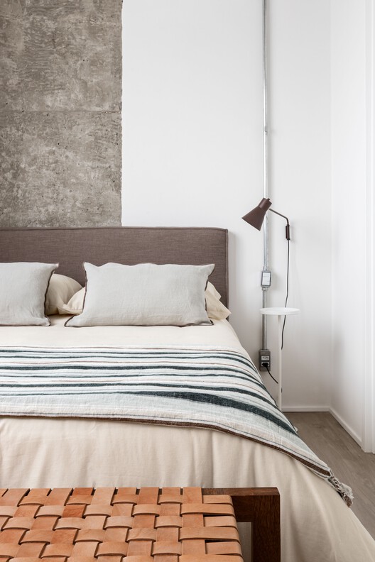 Apartamento Berrini / Estúdio Nimo - Fotografia de Interiores, Dormitório, Cama, Madeira, Iluminação