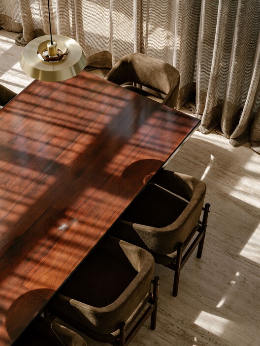 Apartamento Autem / Felipe Hess Arquitetos - Fotografia de Interiores, Madeira, Mesa, Cadeira, Iluminação