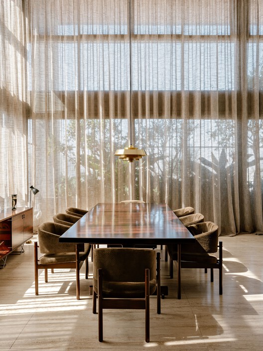 Apartamento Autem / Felipe Hess Arquitetos - Fotografia de Interiores, Sala de Jantar, Madeira, Iluminação, Cadeira, Mesa, Vidro