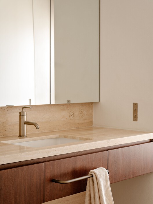 Apartamento Autem / Felipe Hess Arquitetos - Fotografia de Interiores, Banheiro, Bancada, Madeira, Pia