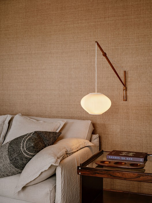 Apartamento Autem / Felipe Hess Arquitetos - Fotografia de Interiores, Sala de Estar, Madeira, Iluminação, Dormitório