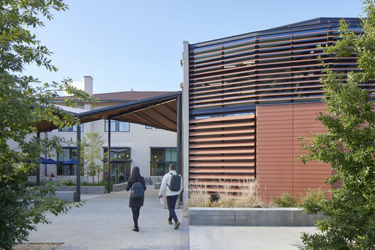 Walker Hall Graduate Student Center / LMS Architects - Exterior Photography, Courtyard